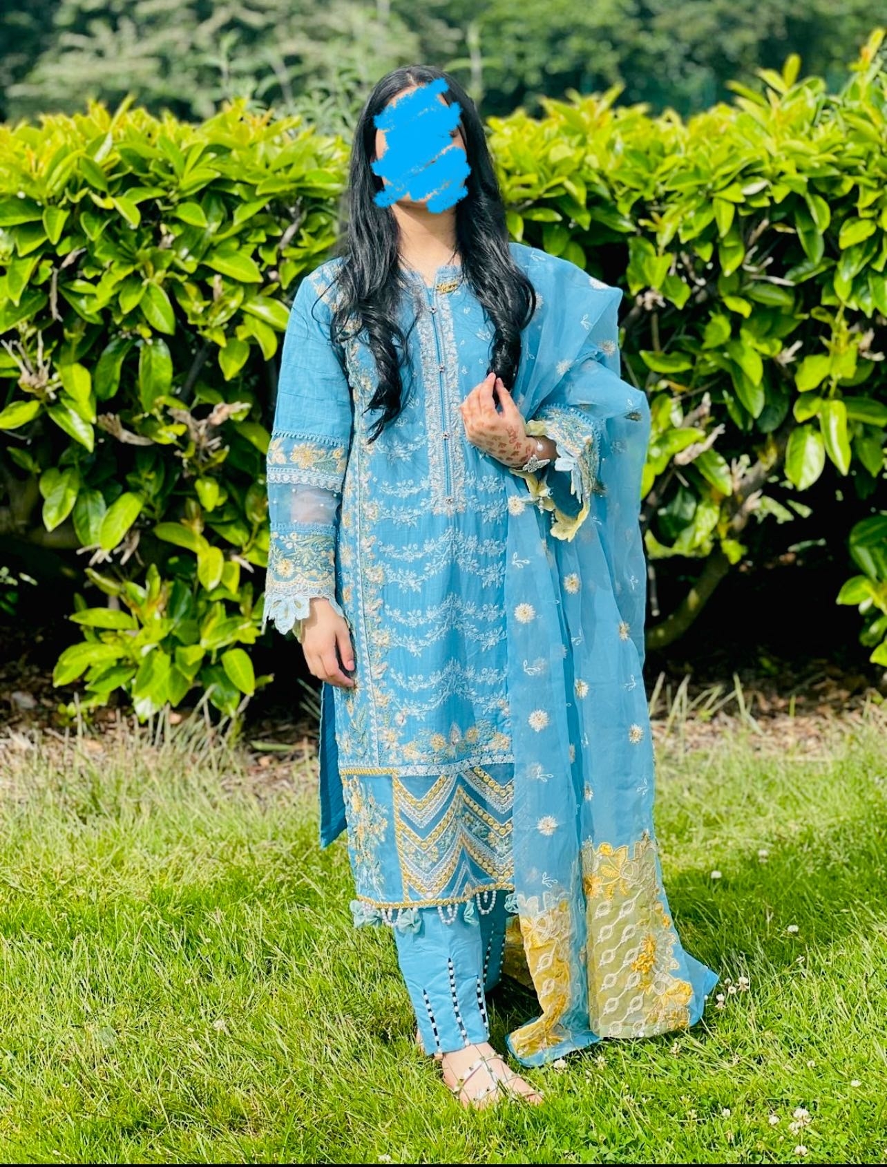 beautiful Pakistani outfit